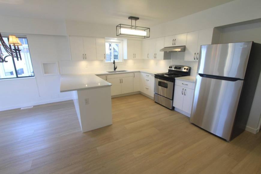 2406 8th Ave W - Photo 2 of 10