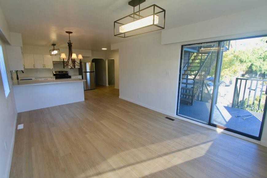 2406 8th Ave W - Photo 4 of 10