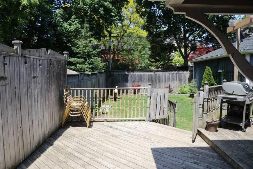 116 Wellington St N - Photo 3 of 10