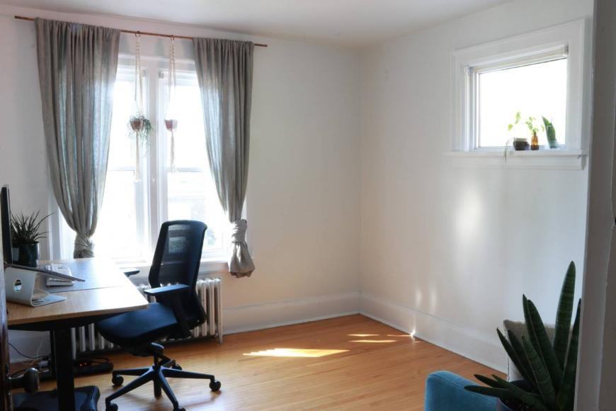 116 Wellington St N - Photo 5 of 10