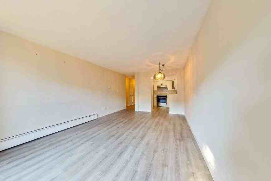 611 Blackford St - Photo 3 of 10