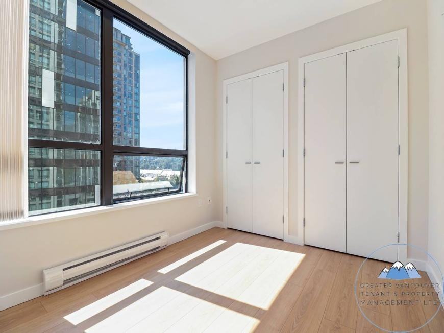 2979 Glen Dr - Photo 4 of 9