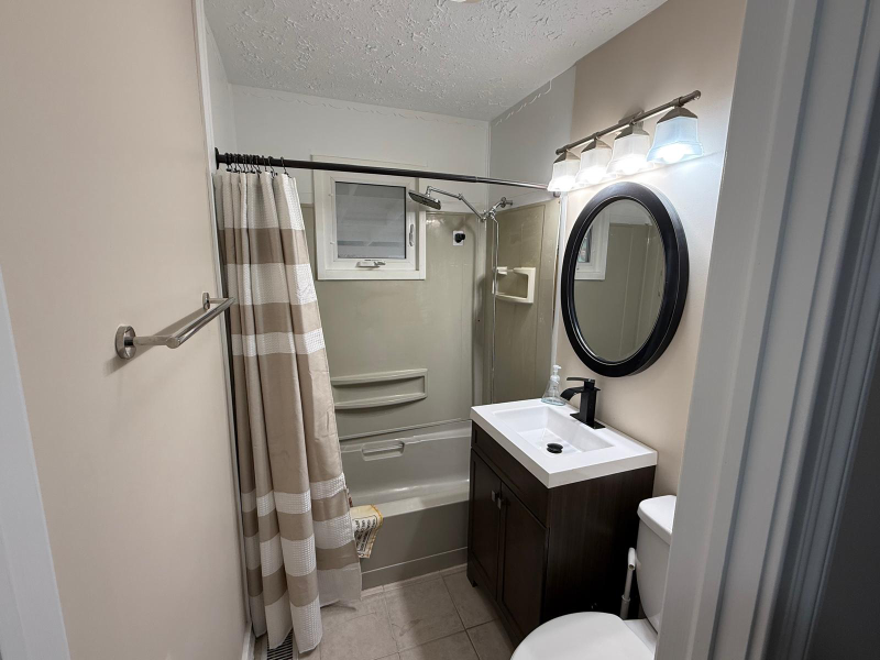 555 Kirkwood Dr - Photo 5 of 20