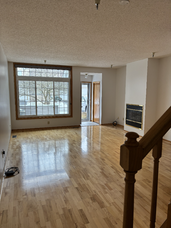 18083 Settlers Way - Photo 2 of 27