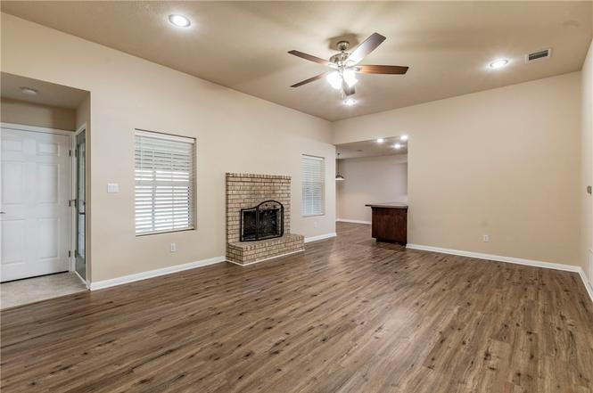 208 Pearl Dr - Photo 3 of 18