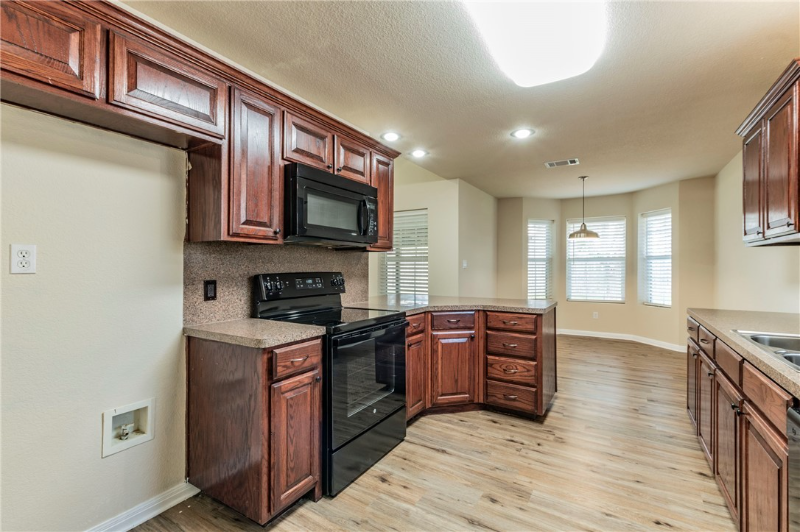 208 Pearl Dr - Photo 6 of 18