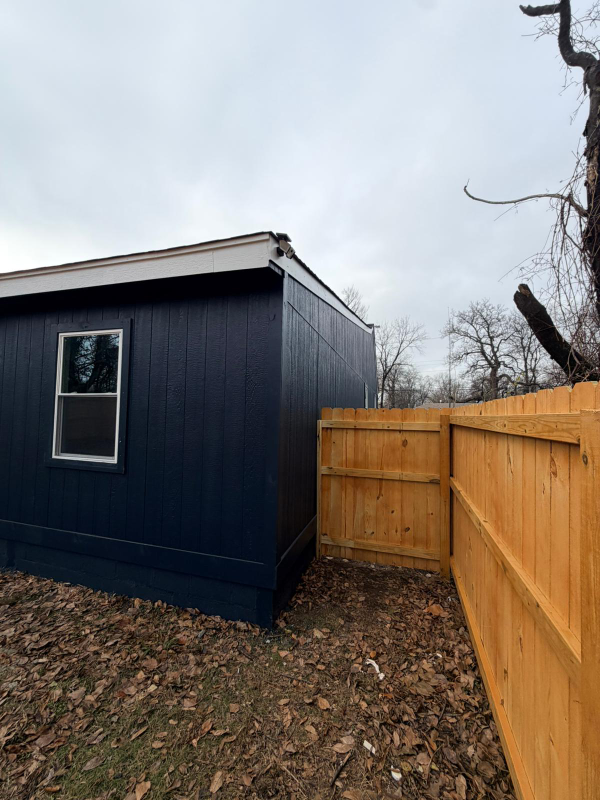 1370 Marechalneil St - Photo 2 of 15