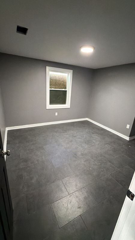 1370 Marechalneil St - Photo 6 of 15