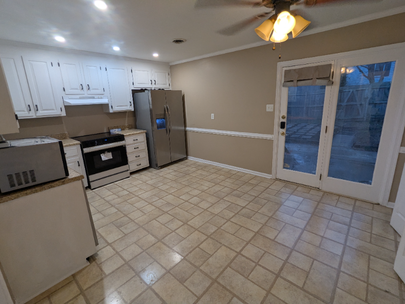 7813 Provincetown Dr - Photo 6 of 20