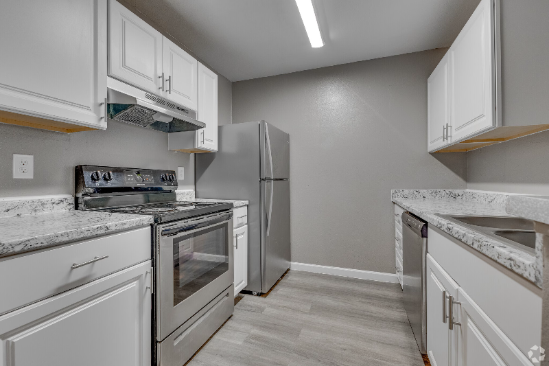 4880 E 29th St - Photo 6 of 9