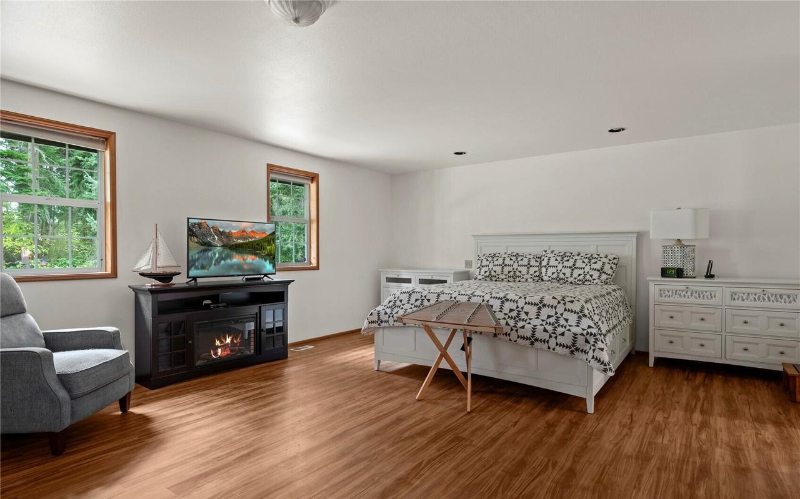 1540 Carlton Way - Photo 4 of 6