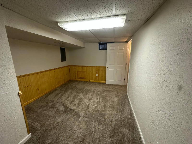 14915 Old Michigan Ave - Photo 4 of 7