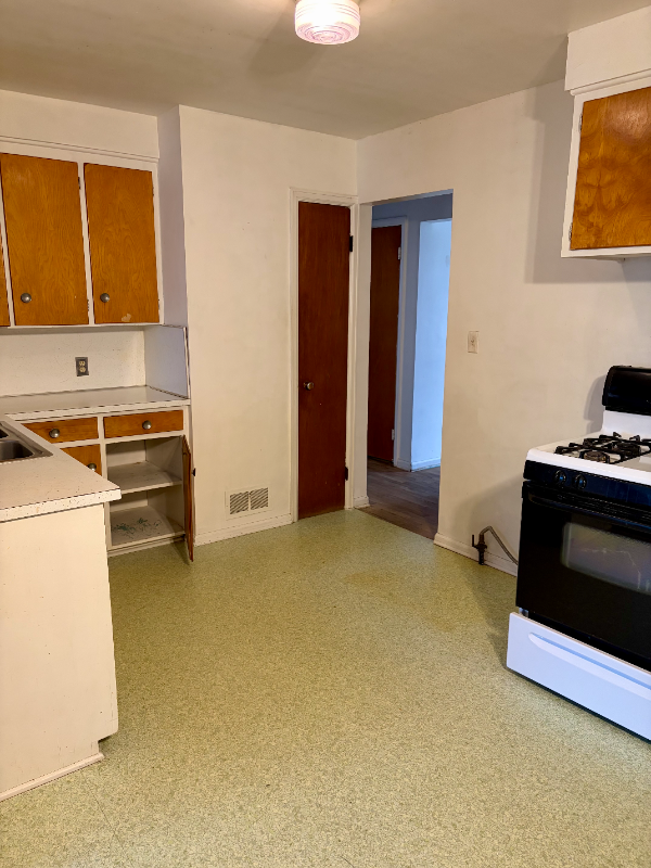 5813 Edwards Ave - Photo 3 of 13