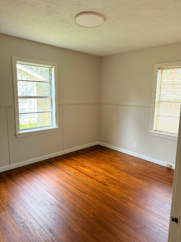 909 Lake Court Dr - Photo 5 of 10