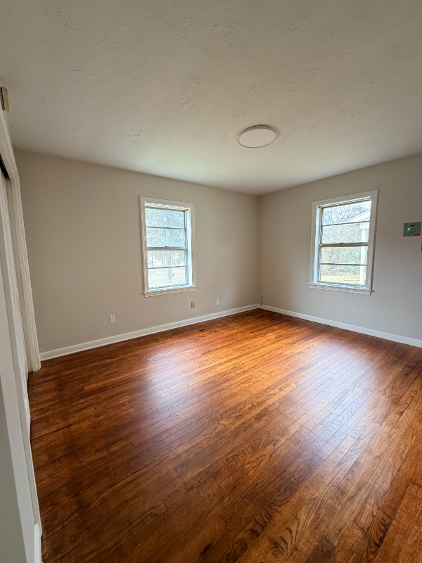 909 Lake Court Dr - Photo 6 of 10