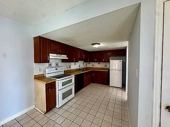 1461 Turkey Ridge Rd #C - Photo 5 of 10