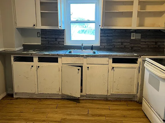 1703 Singleton St #C - Photo 5 of 5