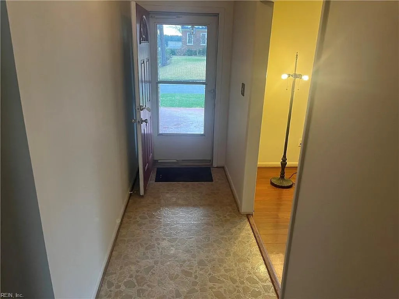 73 Colombia Dr - Photo 2 of 11