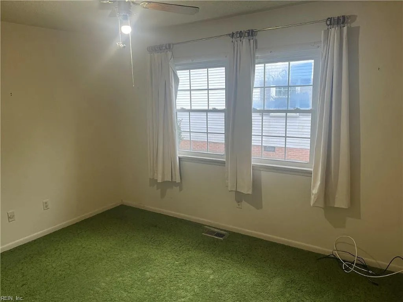 73 Colombia Dr - Photo 4 of 11