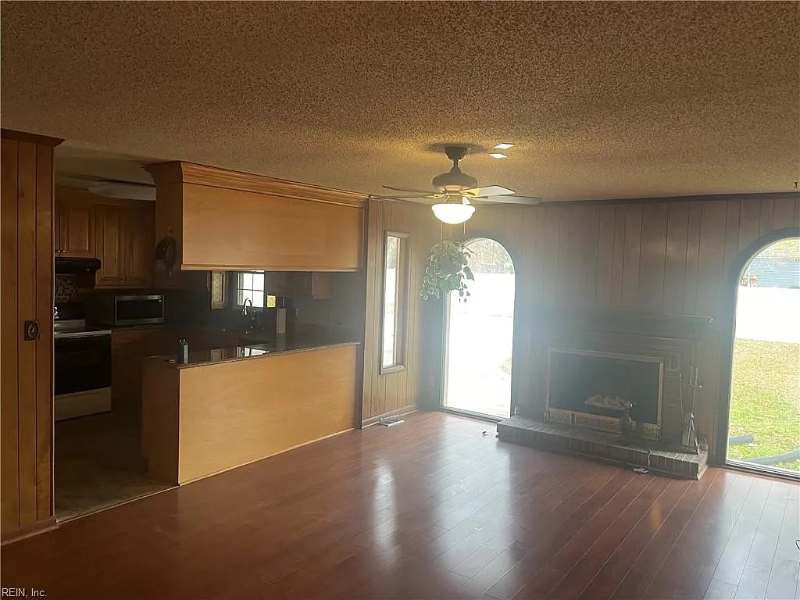 73 Colombia Dr - Photo 7 of 11