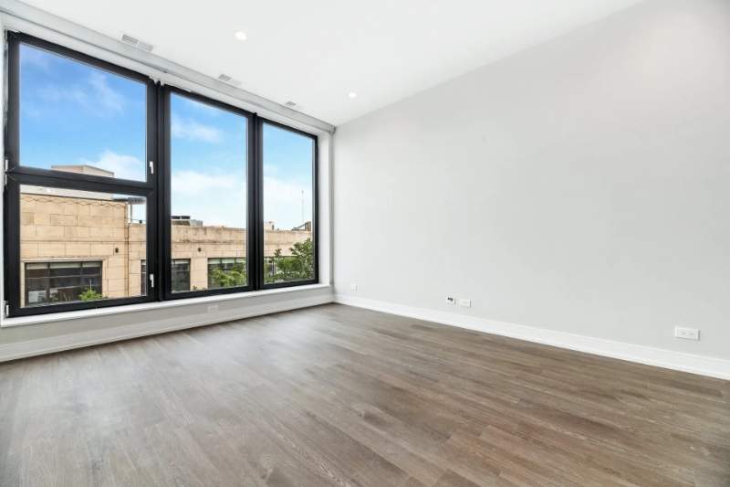 1978 N Milwaukee Ave - Photo 3 of 12