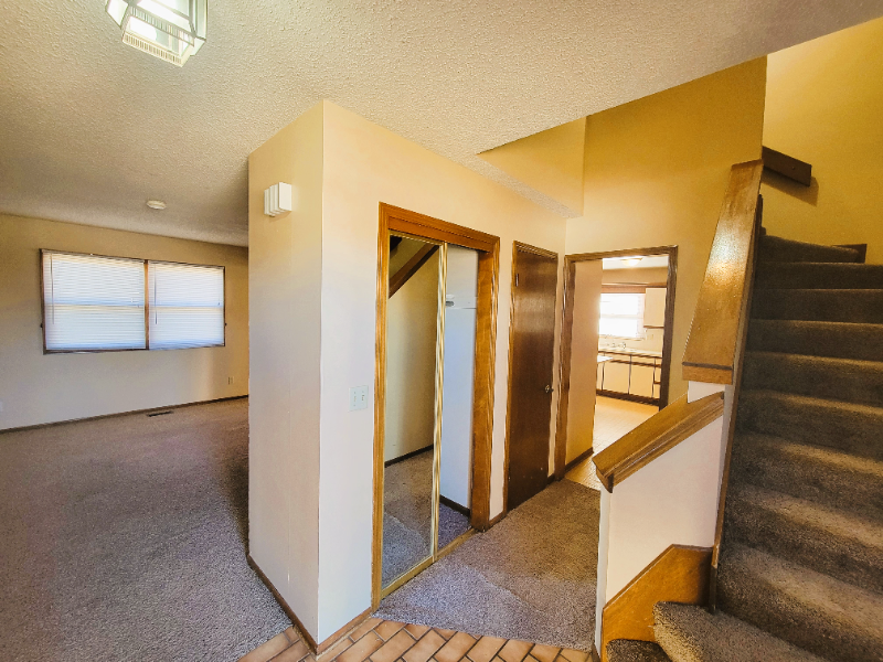 2348 S Capri Ln - Photo 3 of 17