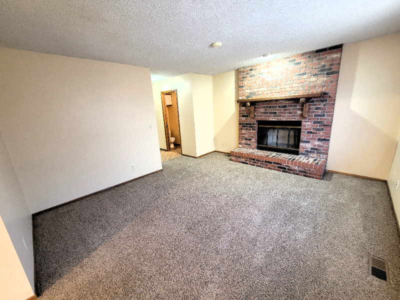 2348 S Capri Ln - Photo 4 of 17