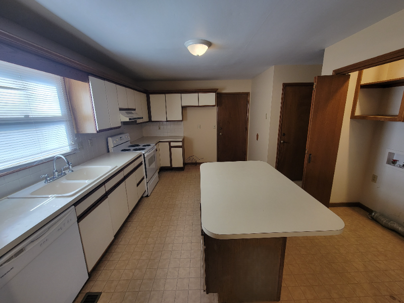 2348 S Capri Ln - Photo 7 of 17