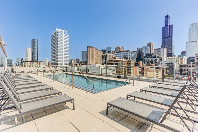 310 S Green St - Photo 6 of 7