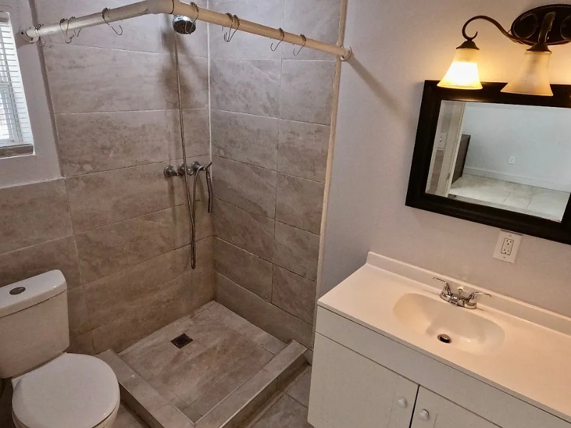 606 18th Ave N #D - Photo 4 of 8