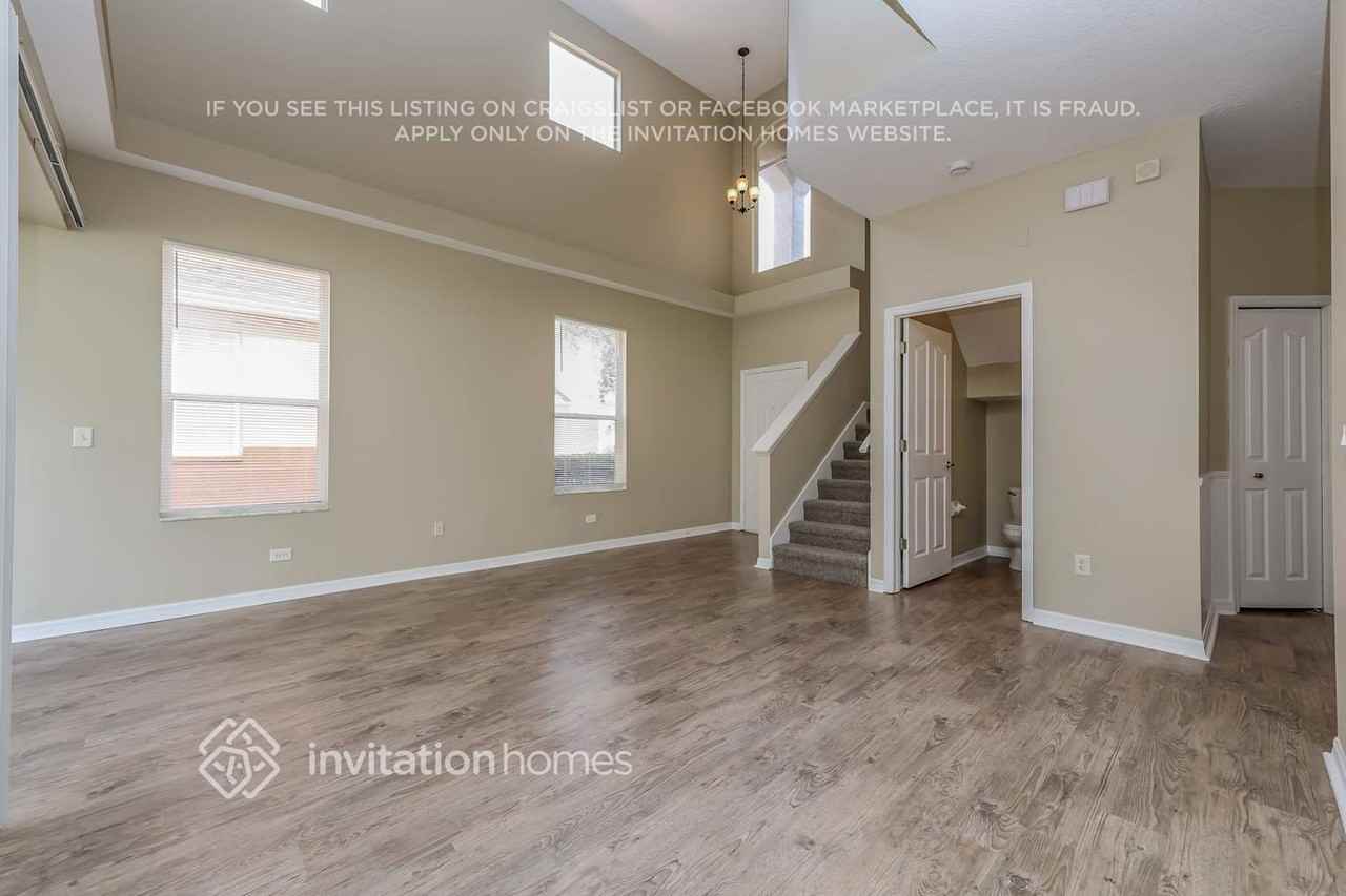 10504 Cranleigh Ct - Photo 4 of 18