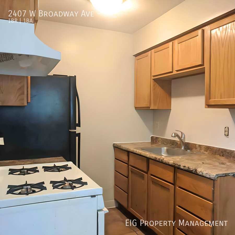 Broadway 2407 - Photo 3 of 14