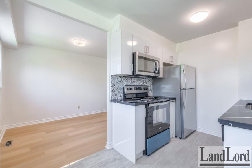 2830 Midland Ave - Photo 2 of 10