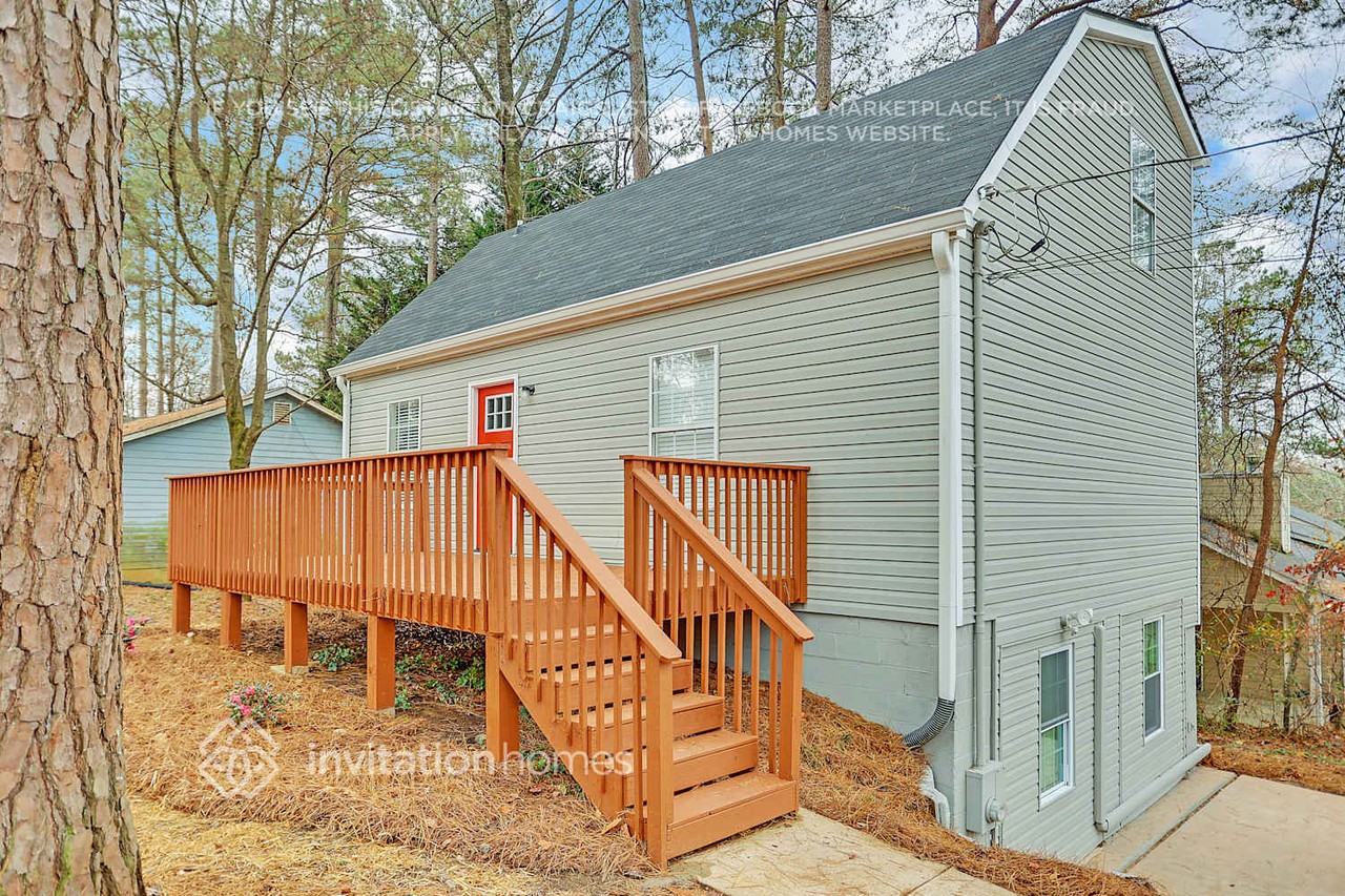 4665 Pilgrim Point Rd - Photo 2 of 26