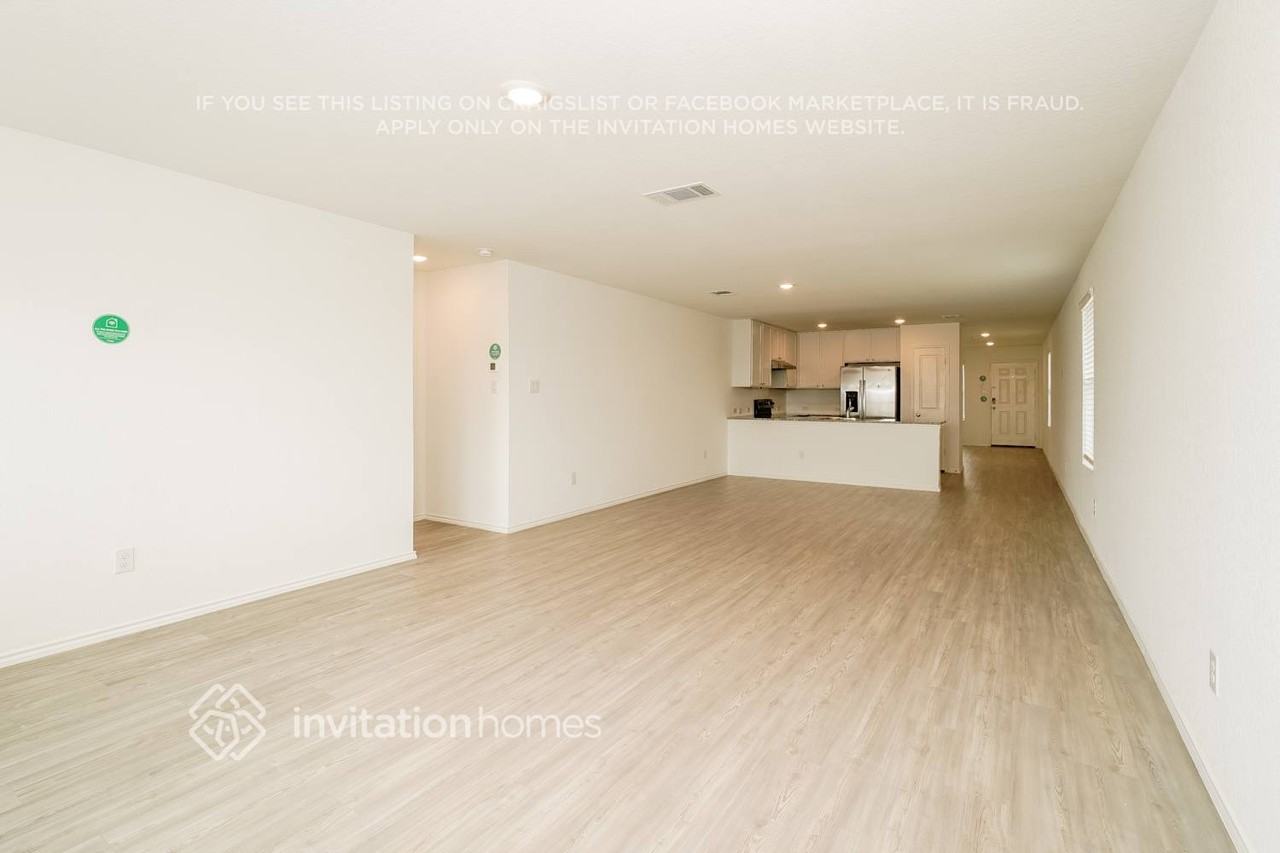 218 Hollywood Dr - Photo 5 of 17