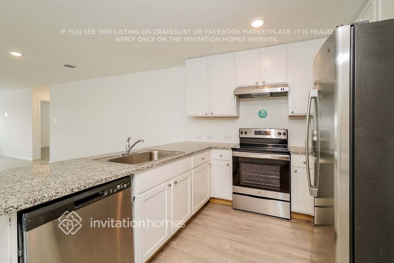 218 Hollywood Dr - Photo 7 of 17