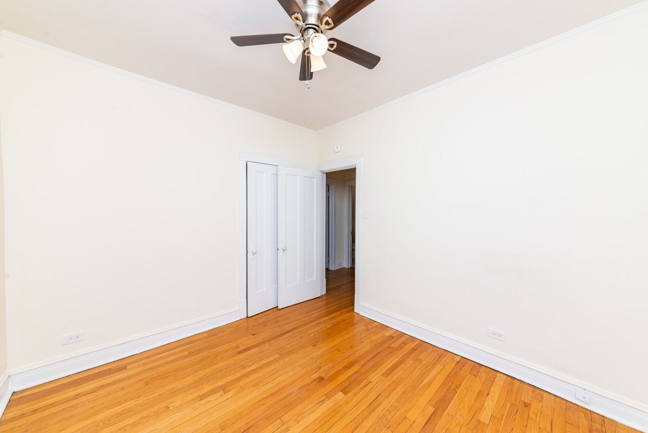 2480 N Lincoln Ave #3 - Photo 7 of 15