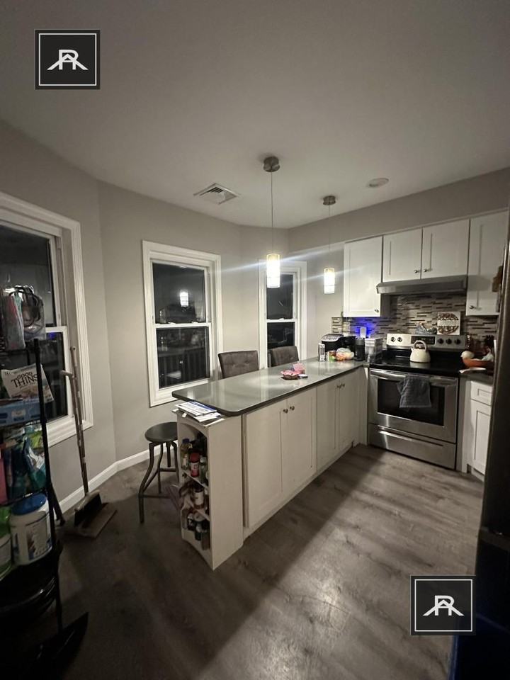 42 Long Ave - Photo 3 of 10