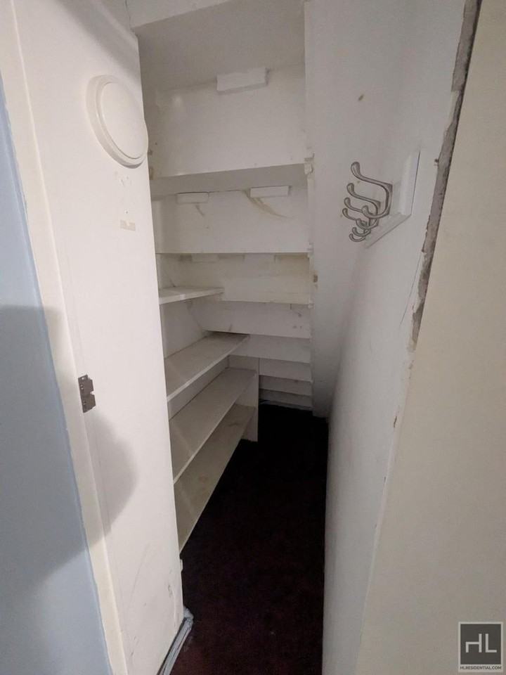 335 Jerome St - Photo 4 of 7