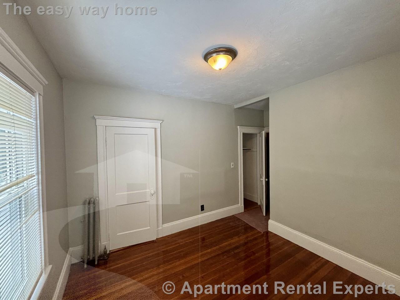 156 Middlesex Ave - Photo 3 of 10