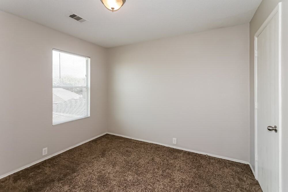 6250 Gillian Park Dr - Photo 5 of 17