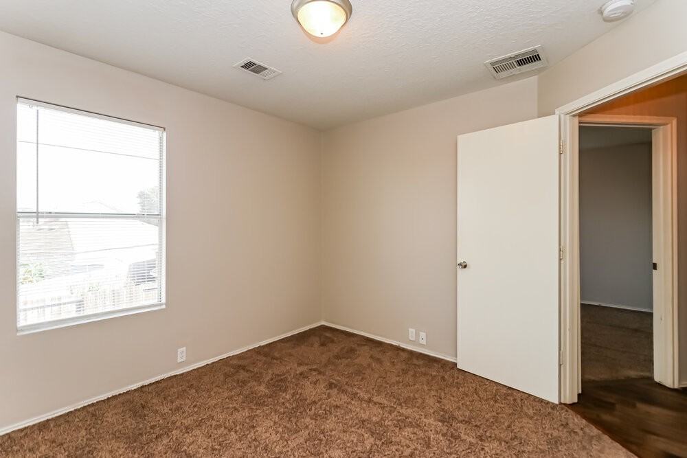 6250 Gillian Park Dr - Photo 6 of 17