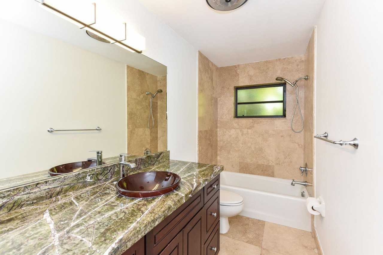 Ne 26th St - Photo 6 of 7