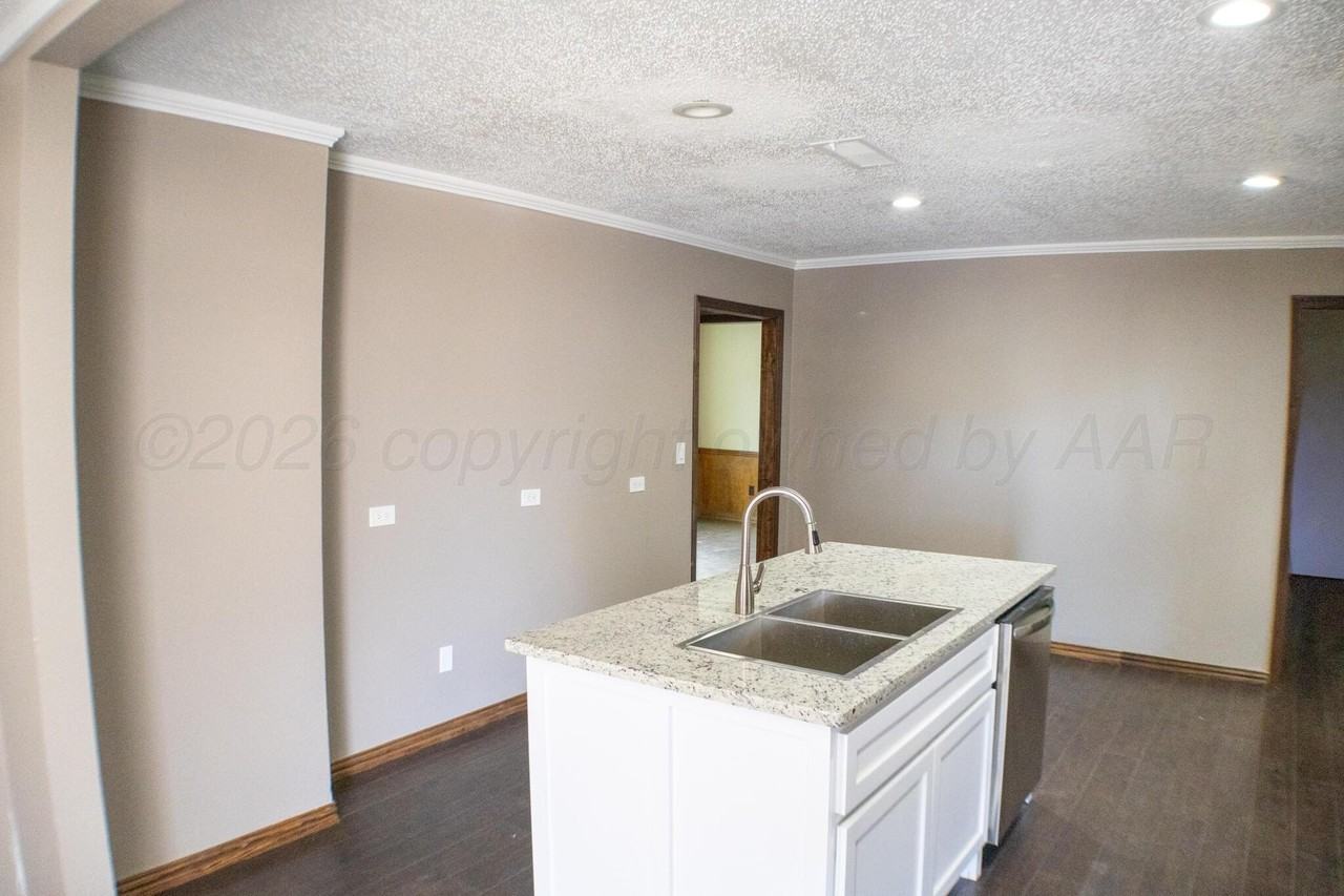 1022 Sw 15th Ave - Photo 6 of 29