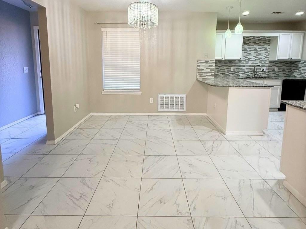 603 Ane Ave - Photo 3 of 12