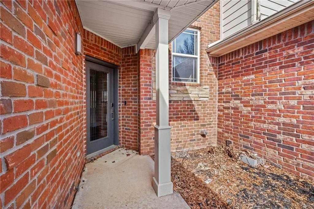 6683 Valley View Rd - Photo 4 of 29