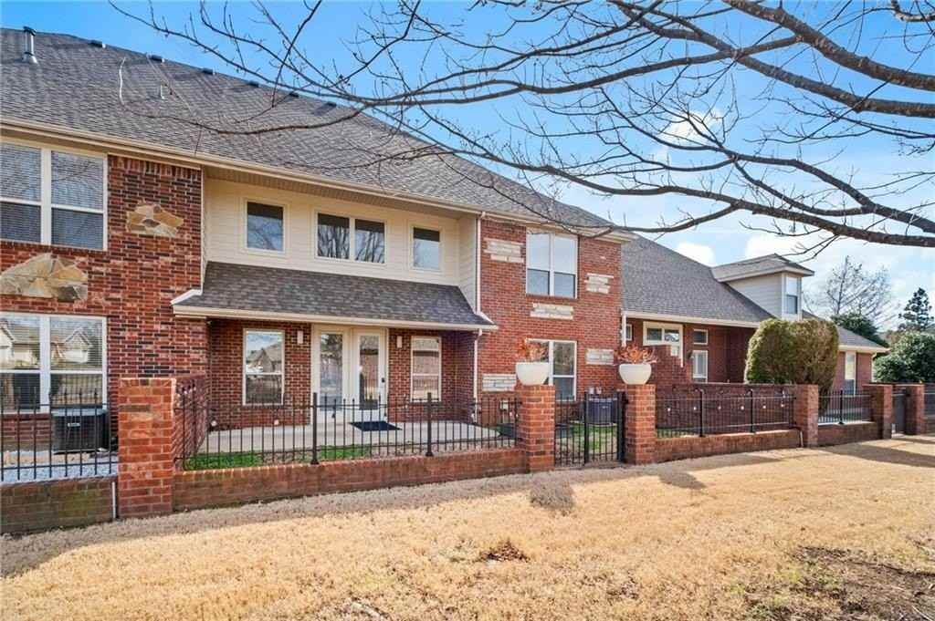 6683 Valley View Rd - Photo 6 of 29