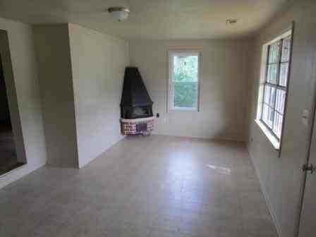 622 E Huntsville Rd - Photo 2 of 7