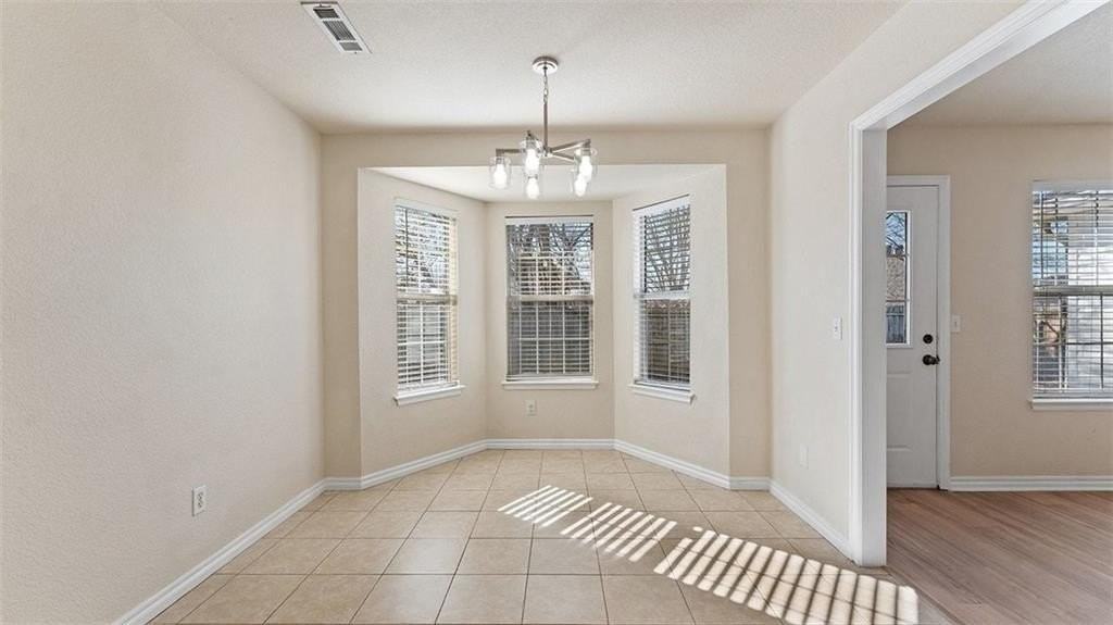 829 S Liberty Dr - Photo 5 of 20