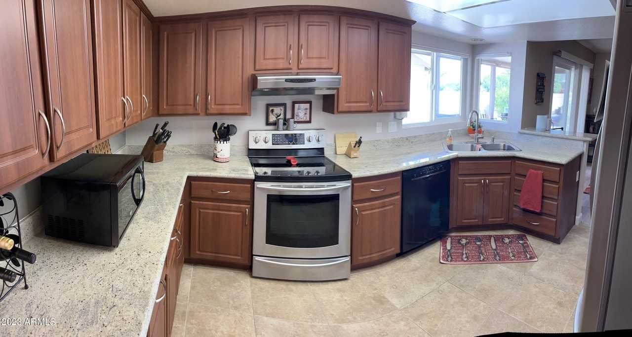 10409 E East Dr - Photo 3 of 22